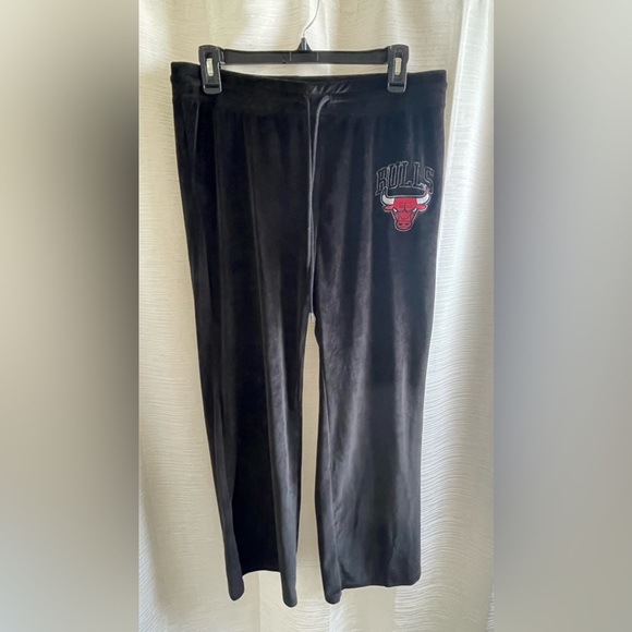 NBA Chicago Bulls black velour tracksuit jogger pants size Large - Picture 2 of 13